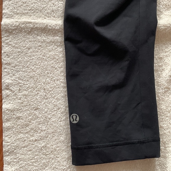 🍋LULULEMON Black/ green Running Capri 25” - Picture 4 of 4